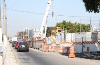 Obra de coletor tronco atrasa mais uma vez e fica para 2016