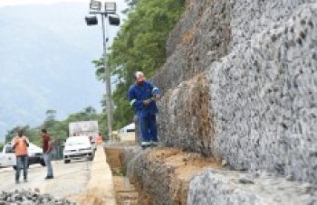 Após a vistoria técnica, DER mantém rodovia interditada