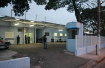 Crianças são hospitalizadas após mexer em armadilha