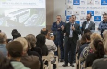 Comunidade da Vila Moraes entrega demanda ao prefeito