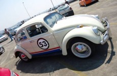 Evento reúne carros antigos e rebaixados neste sábado