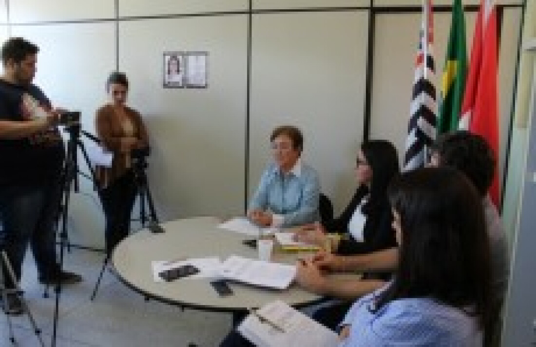 Coletiva revela irregularidades