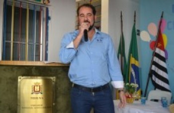 Nicolas propõe construção de escola em tempo integral