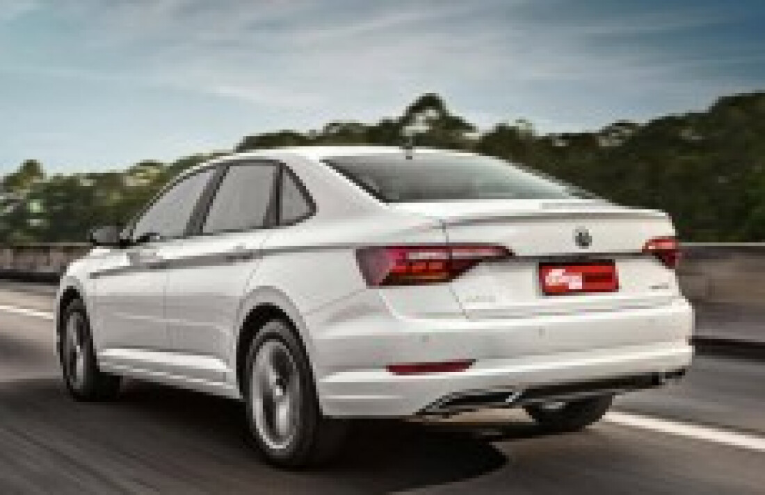 Jetta R-Line agrega classe à linha de esportivos da Volks