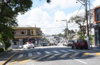 Moradores e comerciantes discordam das alterações