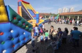 Parque Centenário recebe edição do programa Brincando nas Férias