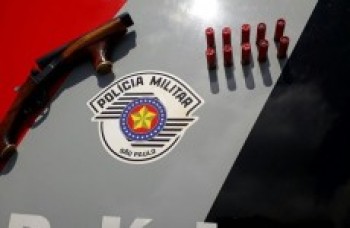 Suspeito de matar a esposa está foragido