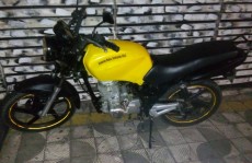 Homem é preso com faca durante assalto