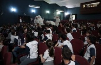 Musical infantil atrai mais de 250 alunos de Suzano