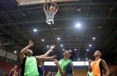 Após recesso, estudantes retomam prática esportiva