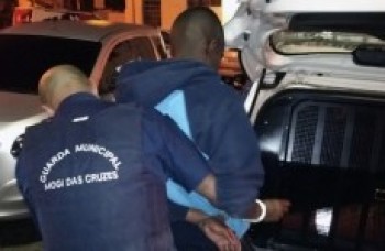 Preso suspeito de roubar celular