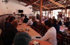 Comerciantes de Palmeiras se reúnem com prefeito Ashiuchi