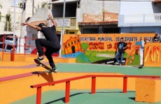 Após revitalização, pista de skate é reaberta ao público