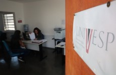 Calouros aprovados devem se matricular até amanhã