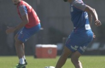 Na briga pela liderança, Santos enfrenta o Avaí na Vila Belmiro