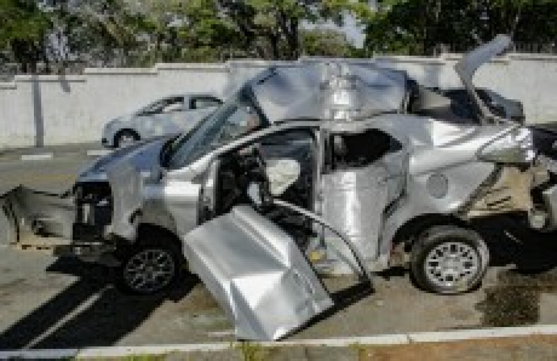 Acidente de carro no centro de Mogi fere dois