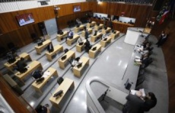 Com baixa adesão, Câmara quer revisão da Lei de Anistia