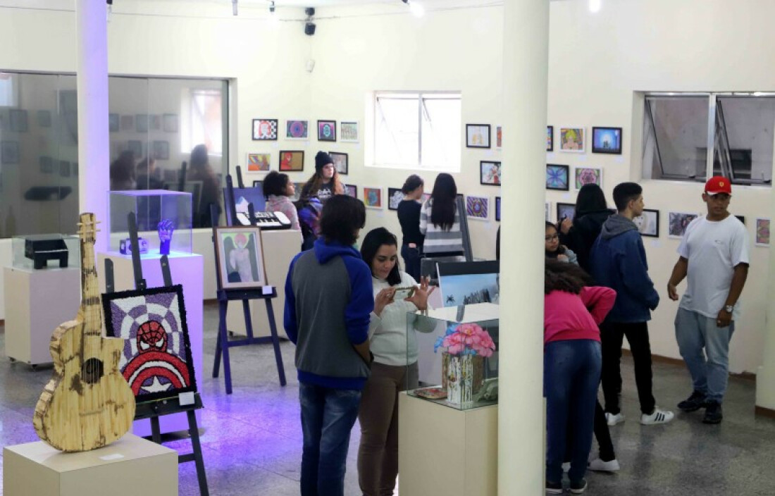 Exposição 'Arte de quem faz arte' segue aberta no museu