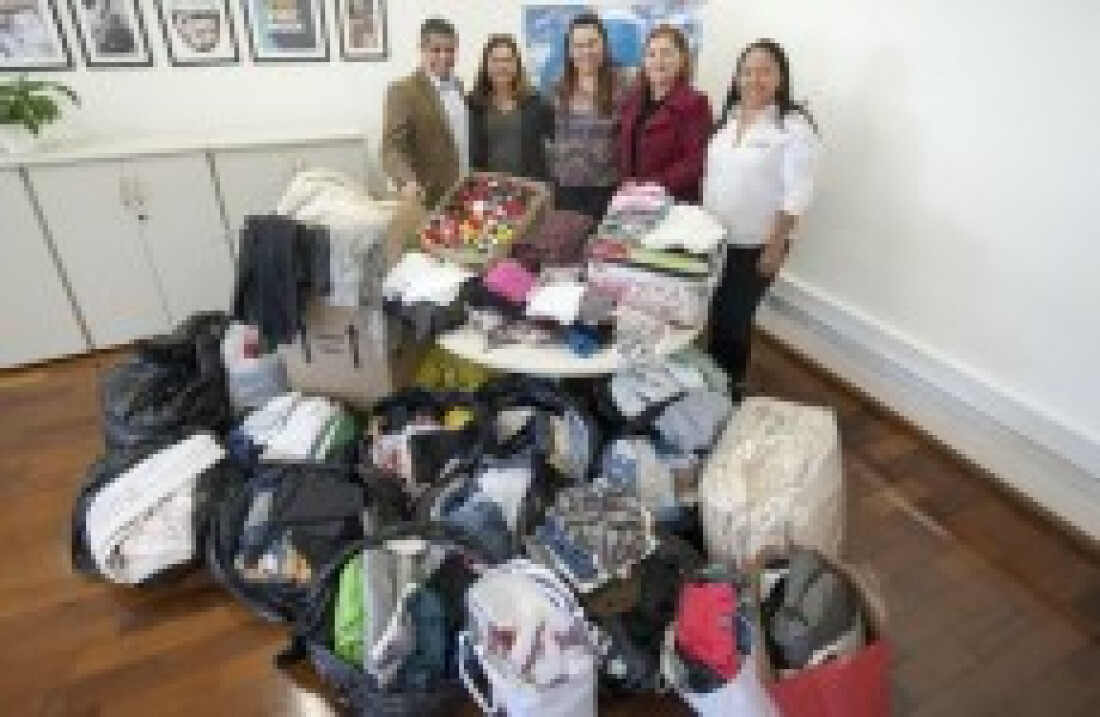 Agestab doa agasalhos para Fundo Social