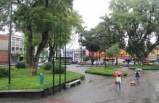 Moradores de rua recebem kit higiene