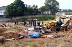 Prefeitura retira invasores