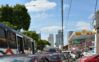 Estoque reduzido nos postos provoca filas no abastecimento