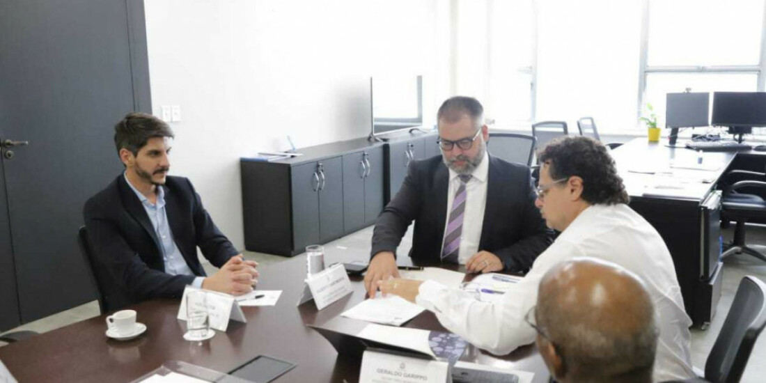 Suzano apresenta demandas ao secretário de Estado