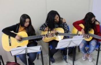 Arujá abre vagas em 13 cursos a jovens e adultos