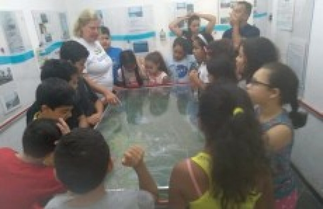 Premiadas, crianças visitam a nascente do rio Tietê