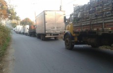 Bloqueio impede transporte de hortaliças