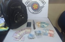 Dupla é detida por roubo em comércio