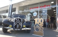 Citroën faz exposição com veículos antigos