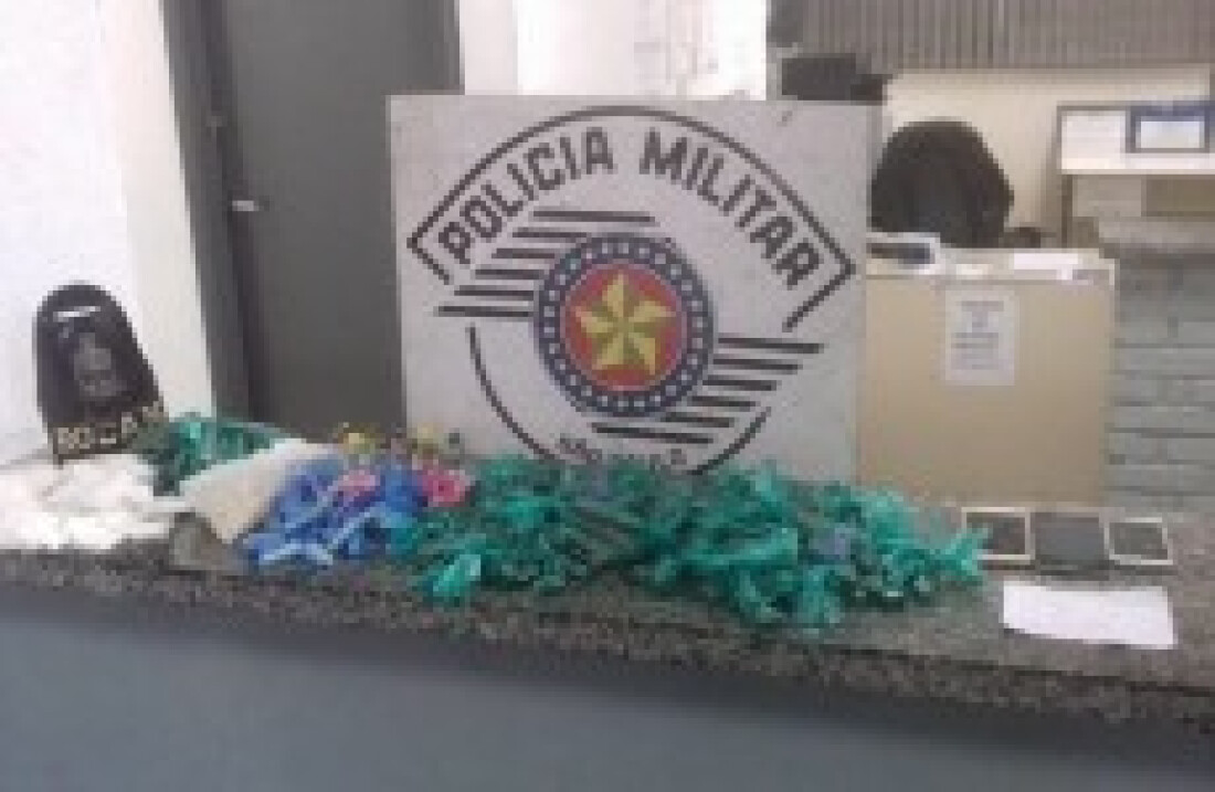 Polícia Militar prende três por comércio de entorpecentes
