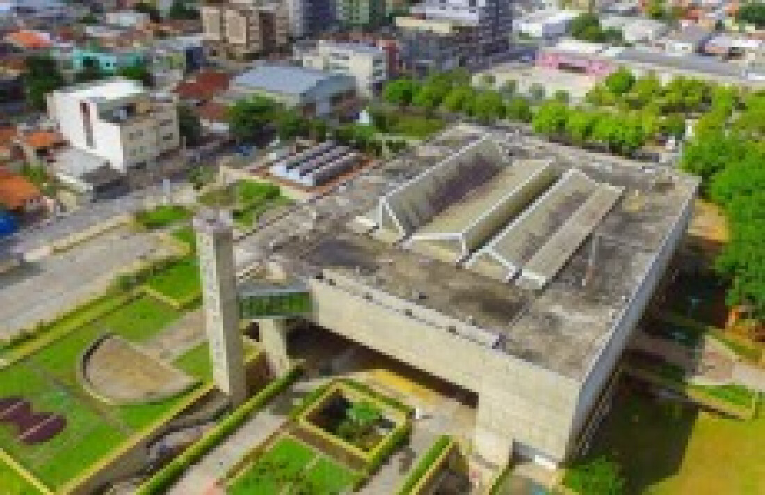 Prefeituras só reabrem quarta-feira