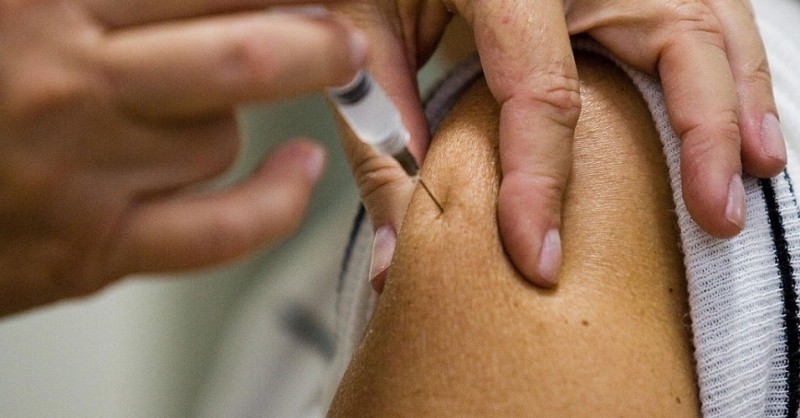 Vacina está disponível nas unidades de saúde da cidade