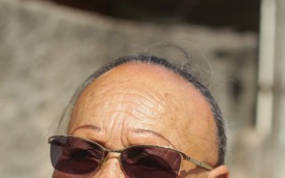 Água roxa é encontrada em córrego