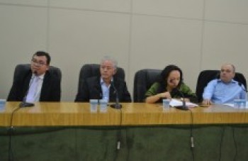 Secretário admite falhas na fiscalização do tapa-buracos