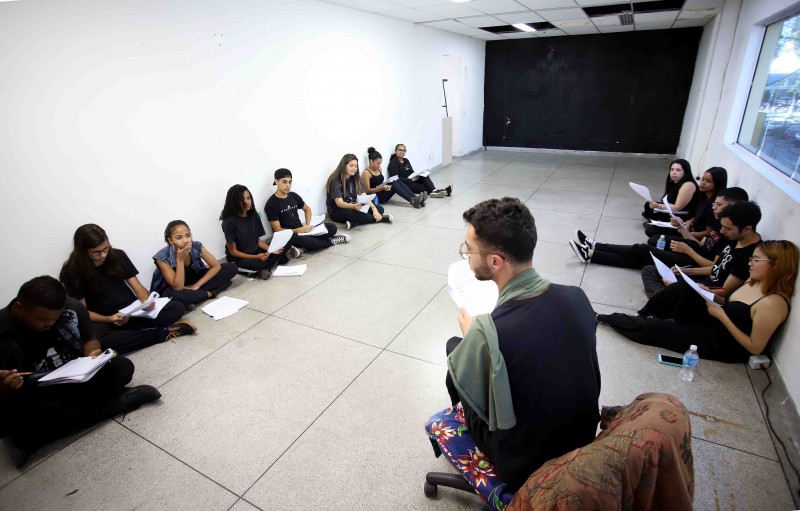 Alunos de teatro se preparam para as próximas apresentações