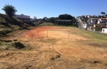 Reforma do campo de futebol é bem recebida por moradores