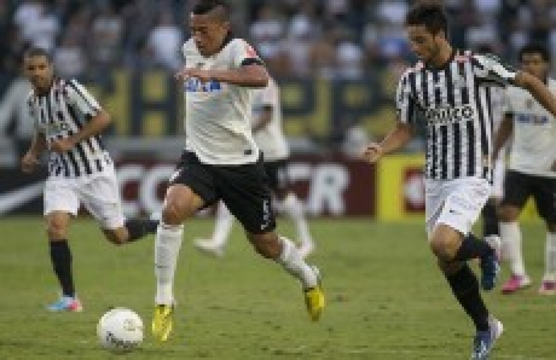 Corinthians renova contrato com volante Ralf até 2020
