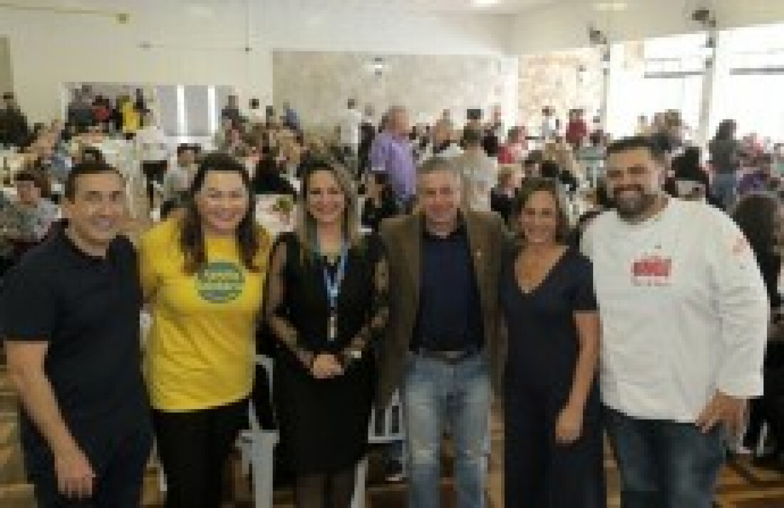 Almoço recebe 700 pessoas