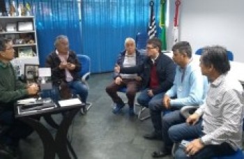 Mamoru pede rede de água