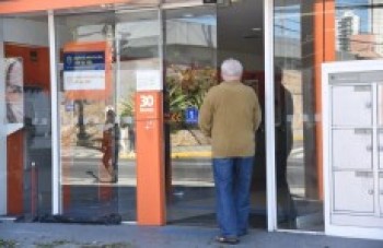 Serviços públicos terão horário alterado para jogos do Brasil