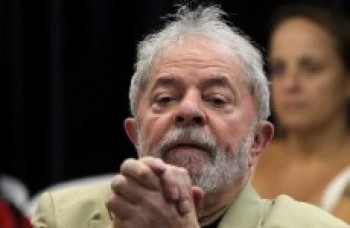 STF adia julgamento de pedido de soltura de Lula