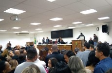Greve dos professores continua após audiência pública