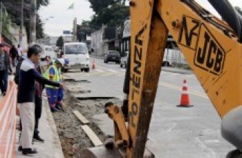 Prefeitura inicia obras de recapeamento no centro