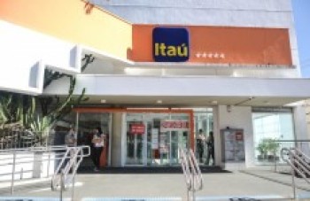 Bancários da região cruzam os braços