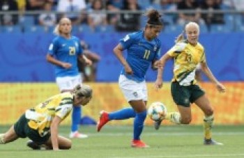 Seleção Feminina perde de virada para a Austrália