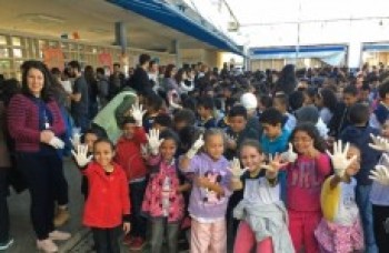 Alunos realizam mutirão de limpeza em Jundiapeba