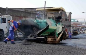 avenida Brasil recebe novo asfalto: